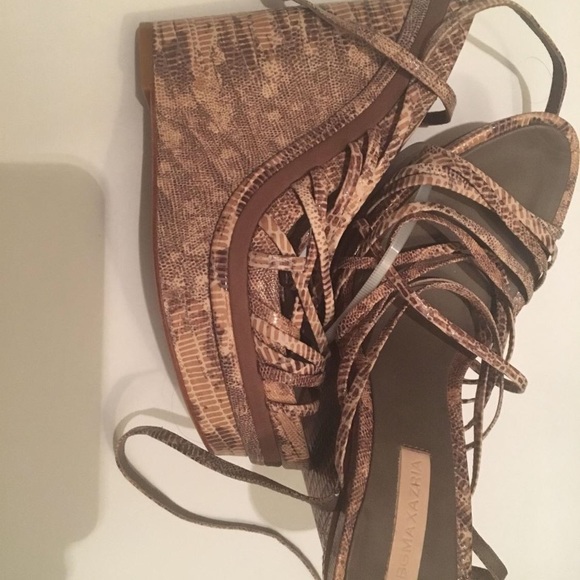 BCBGMAXAZRIA Laurol Mushroom Wedge Heels - Picture 5 of 7